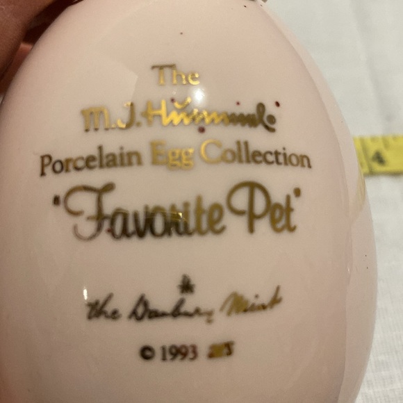 1993 Danbury Mint Hummel Porcelain Egg - Picture 5 of 6
